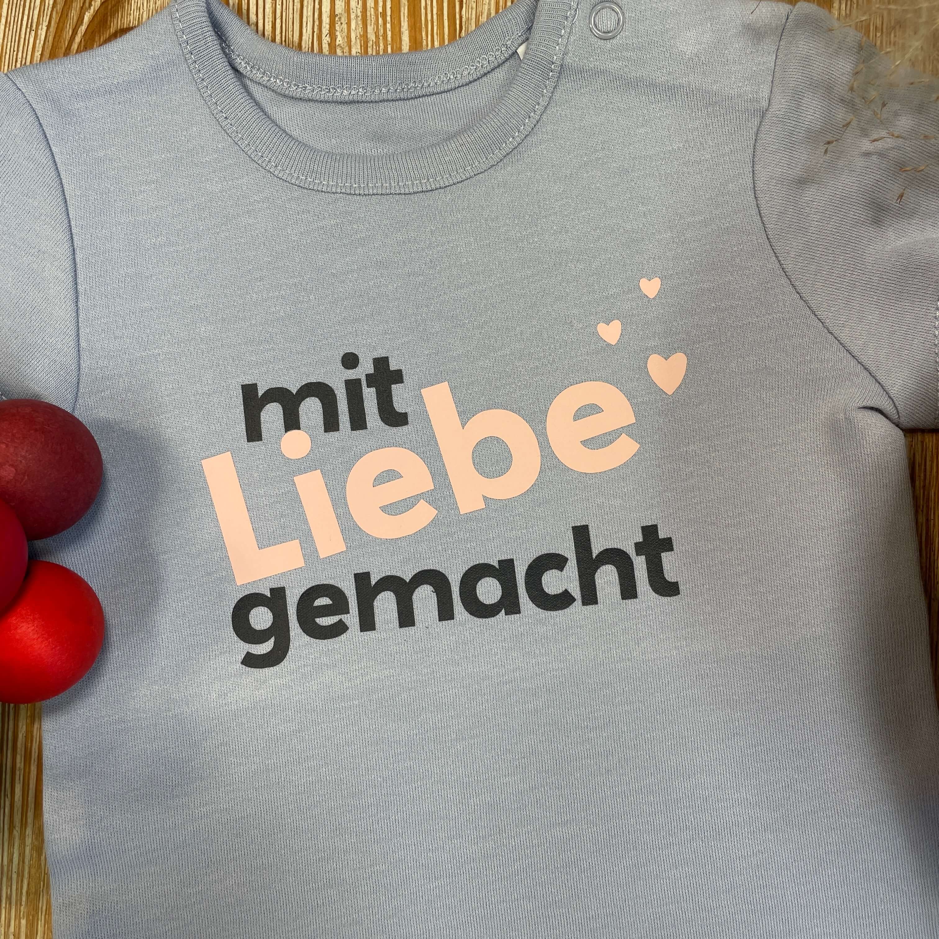 Body "Mit Liebe gemacht" Blau/Rosa